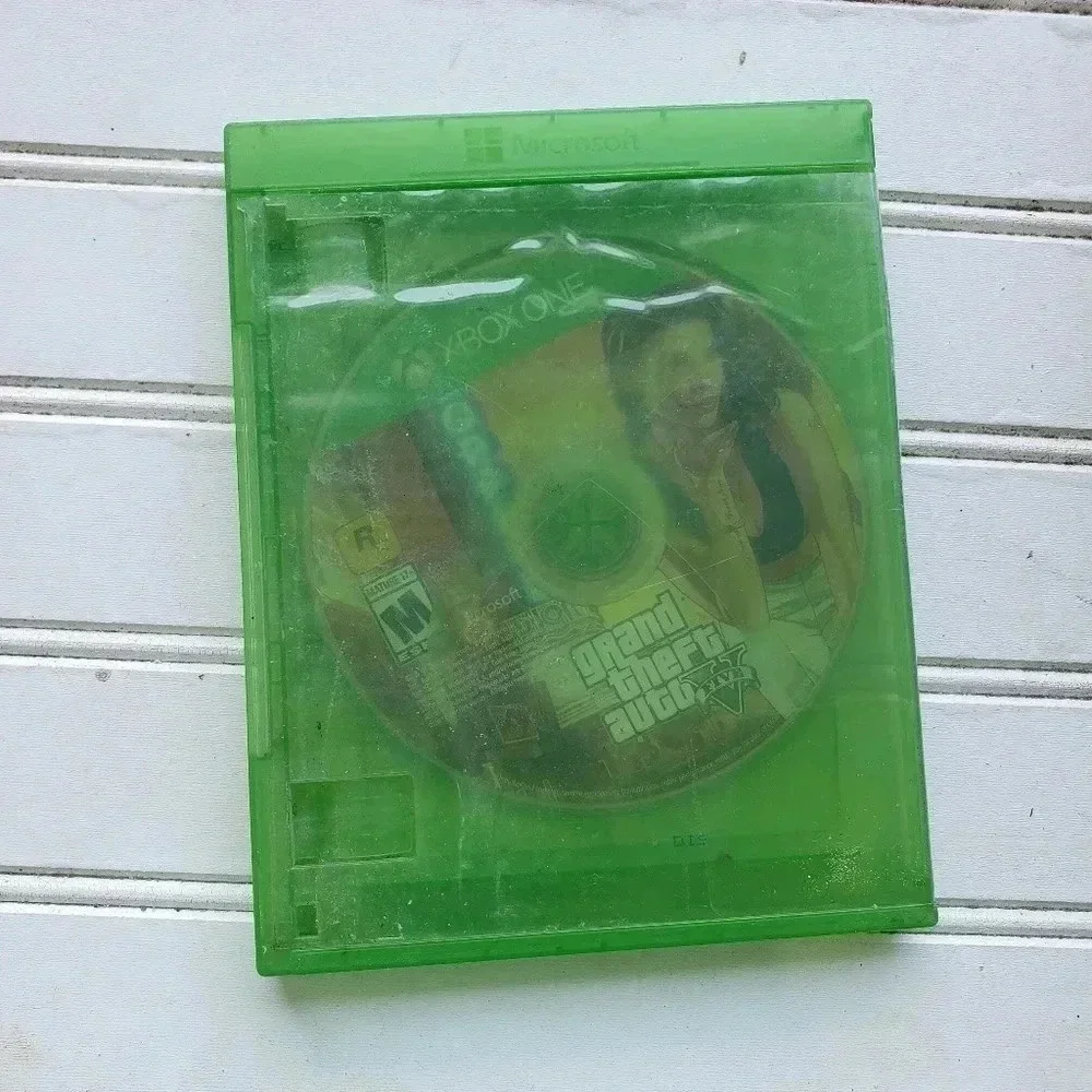 Gta 5 Xbox one Disc Only Grand Theft Auto V Microsoft 2014